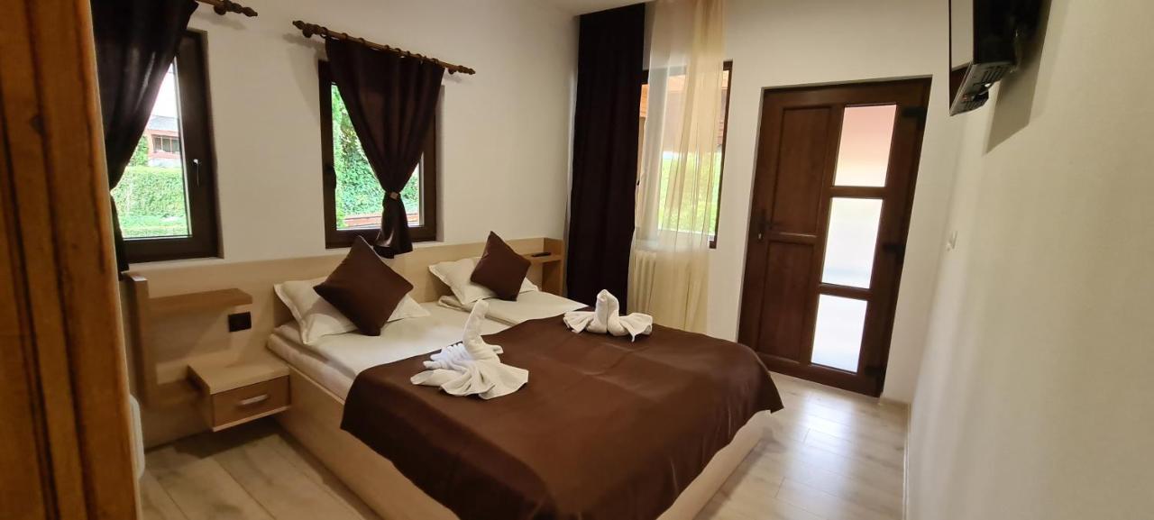 Casa Edy Hotel Совата Екстериор снимка