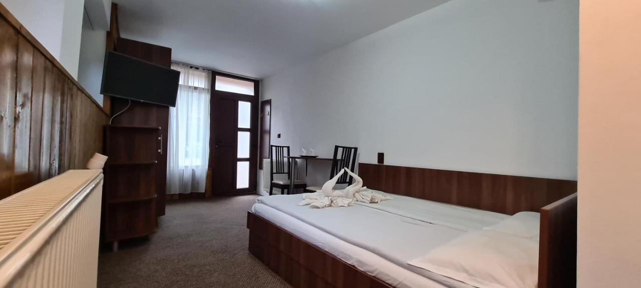 Casa Edy Hotel Совата Екстериор снимка