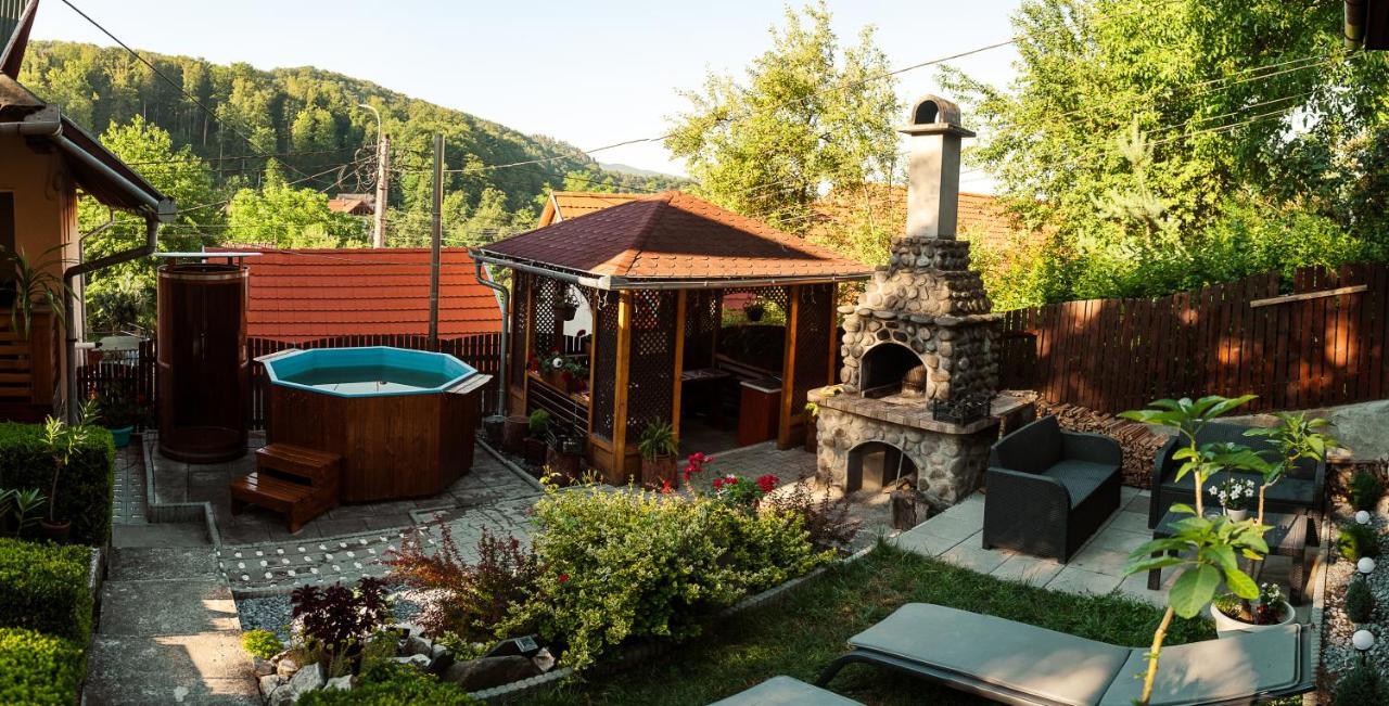 Casa Edy Hotel Совата Екстериор снимка