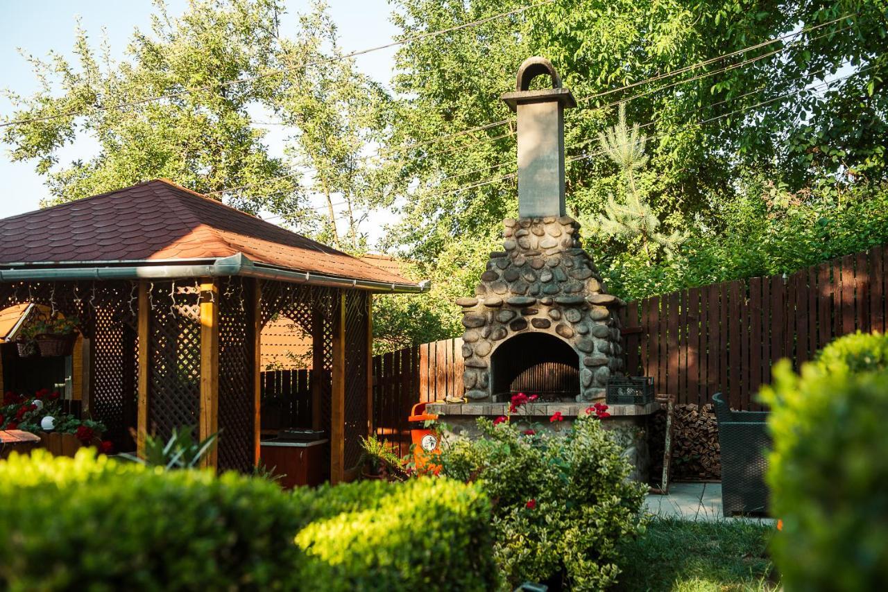Casa Edy Hotel Совата Екстериор снимка